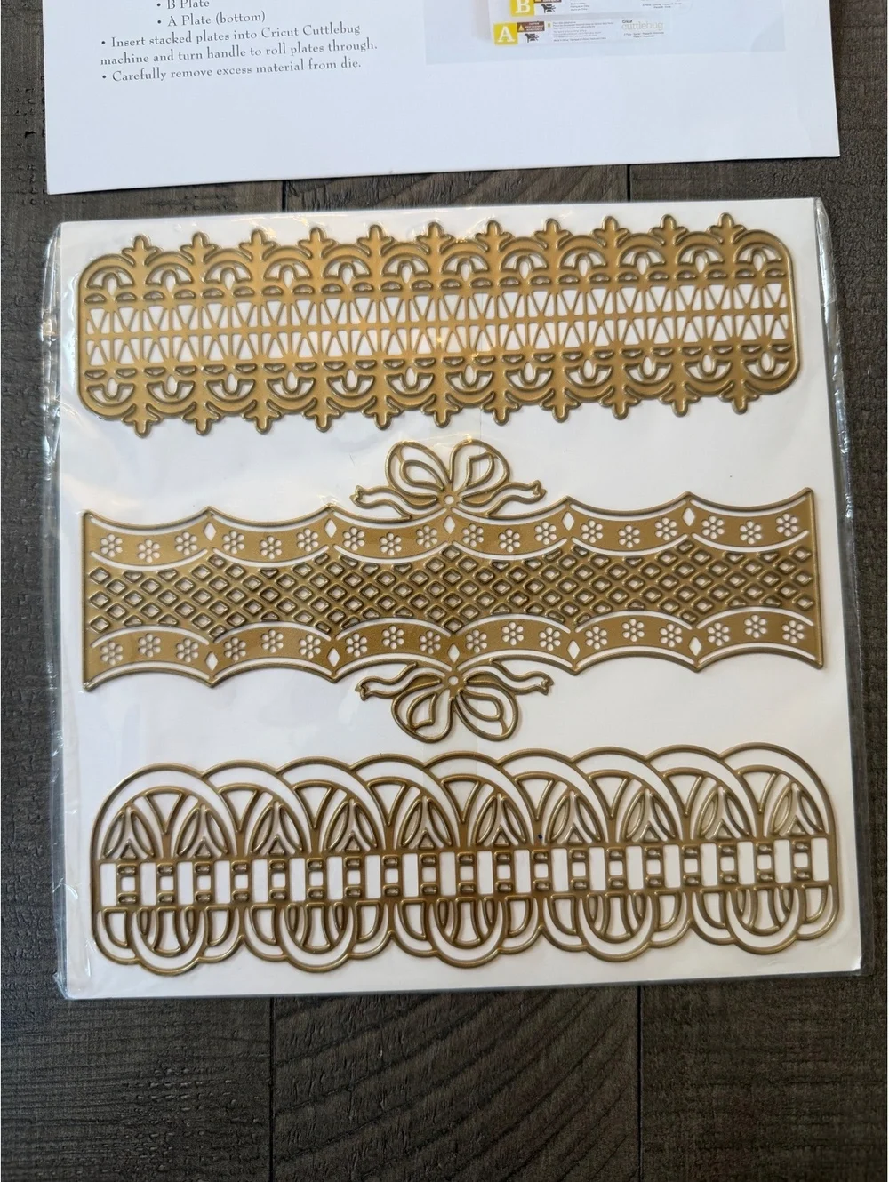 Anna Griffin Border Trim Dies die cut set